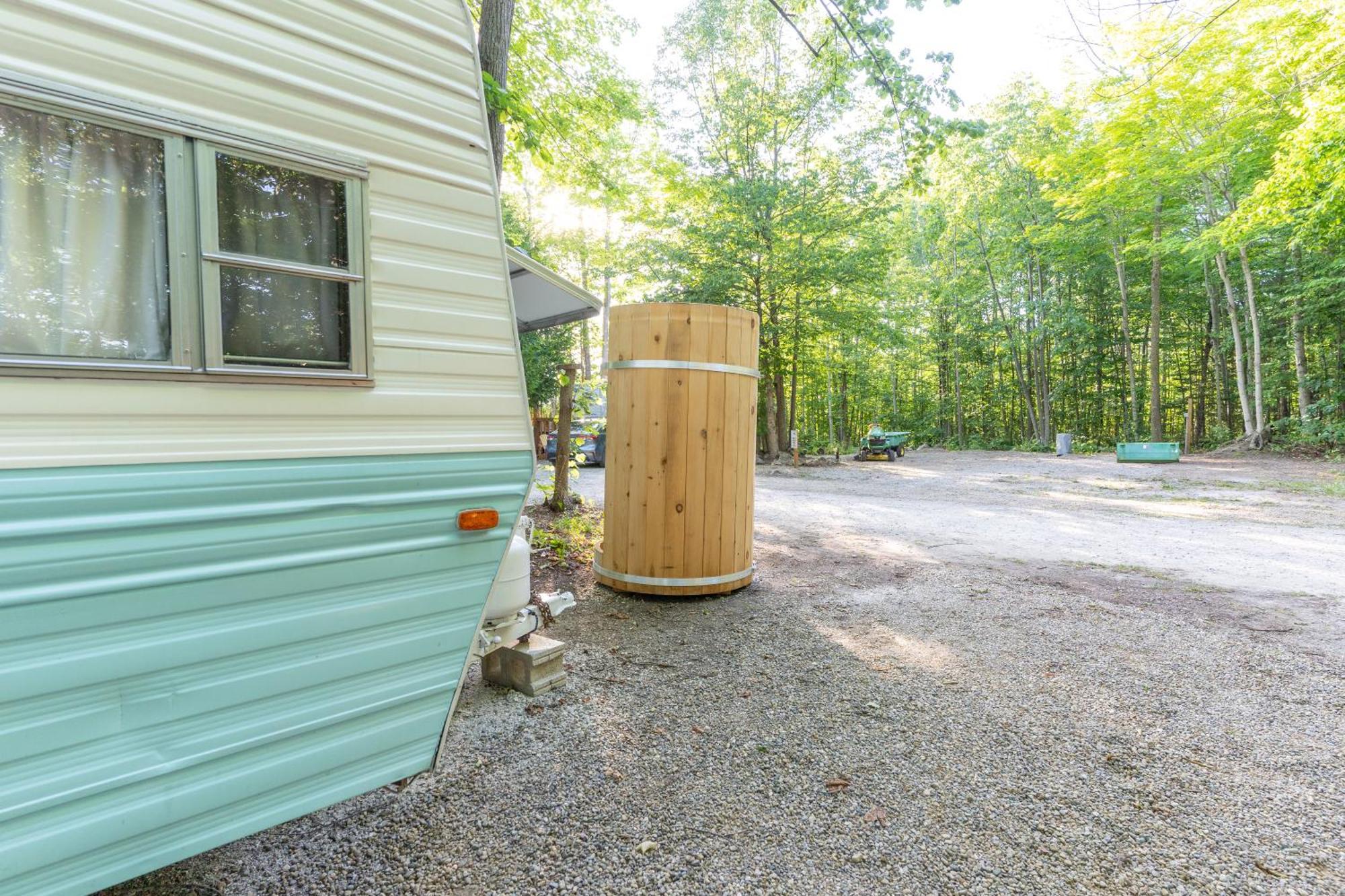 فندق Grotto Getaway Miller Lake المظهر الخارجي الصورة